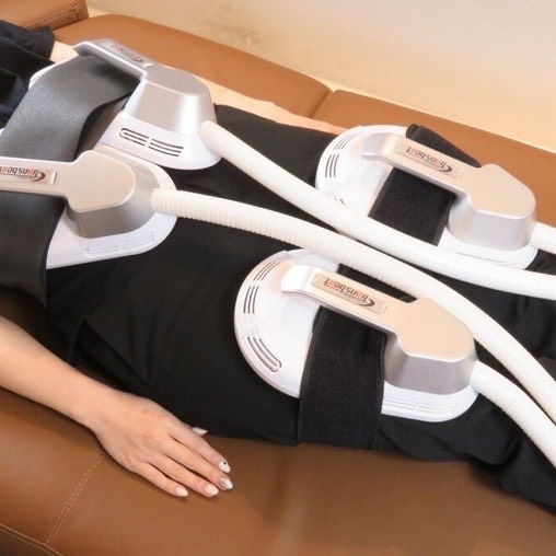 美容整体や小顔矯正はEMS無料です♪